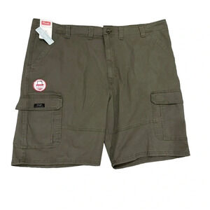 🪶 Wrangler Relaxed Fit Cargo Shorts – Green Size 46 NWT 🌿🧢‎